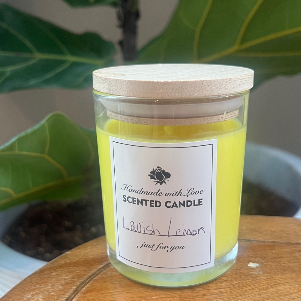 Homemade 7 oz candle. Lavish Lemon🍋.